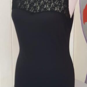 גופייה עם תחרה